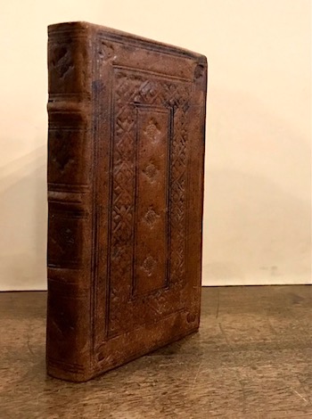   Officium Hebdomadae Sanctae s(ecundu)m consuetudine Rom. ecclesie à  d(ome)nica Palmarum, sive Olivarum, usq. ad tertium die Paschae, cum quibusdam novis orationibus ante comunionem & post, nuper adiectis  1560 Venetiis apud Hieronymum Scotum
